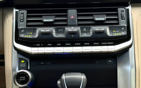 Toyota Land Cruiser, 2023 год, 11 200 000 рублей, 12 фотография