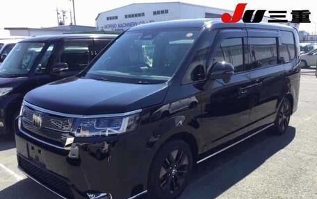 Honda Stepwgn, 2022 год, 2 100 000 рублей, 1 фотография