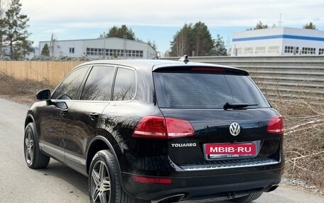 Volkswagen Touareg III, 2011 год, 1 820 000 рублей, 3 фотография