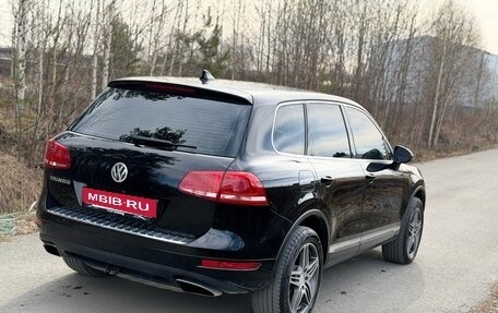 Volkswagen Touareg III, 2011 год, 1 820 000 рублей, 4 фотография