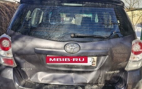 Toyota Verso I, 2011 год, 900 000 рублей, 3 фотография