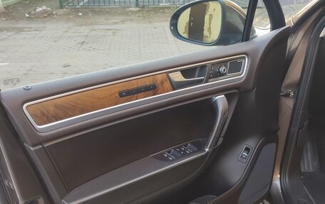 Volkswagen Touareg III, 2012 год, 2 850 000 рублей, 26 фотография