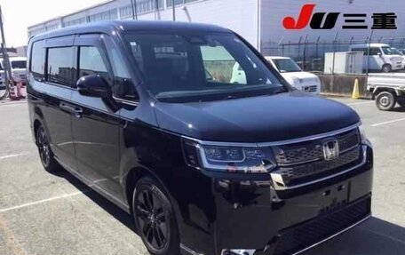 Honda Stepwgn, 2022 год, 2 100 000 рублей, 2 фотография