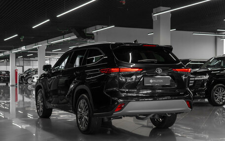 Toyota Highlander, 2025 год, 5 600 000 рублей, 4 фотография