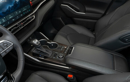 Toyota Highlander, 2025 год, 5 600 000 рублей, 21 фотография