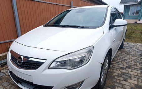 Opel Astra J, 2011 год, 470 000 рублей, 2 фотография