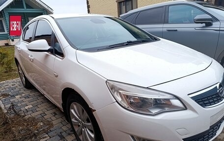 Opel Astra J, 2011 год, 470 000 рублей, 3 фотография