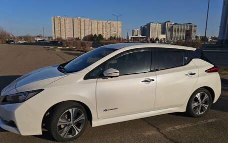 Nissan Leaf II, 2018 год, 1 999 999 рублей, 9 фотография