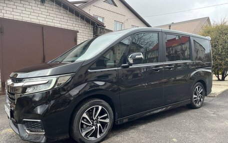 Honda Stepwgn IV, 2021 год, 2 650 000 рублей, 2 фотография