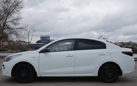 KIA Rio IV, 2018 год, 999 000 рублей, 2 фотография