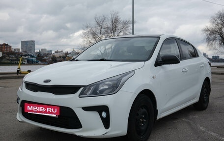 KIA Rio IV, 2018 год, 999 000 рублей, 5 фотография