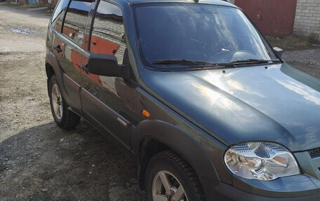 Chevrolet Niva I рестайлинг, 2010 год, 395 000 рублей, 2 фотография