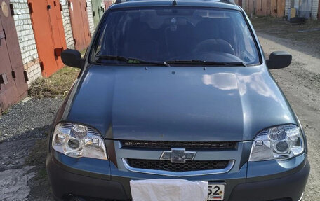 Chevrolet Niva I рестайлинг, 2010 год, 395 000 рублей, 3 фотография