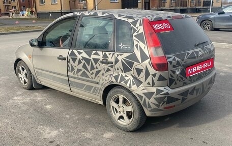 Ford Fiesta, 2004 год, 300 000 рублей, 6 фотография