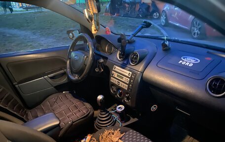 Ford Fiesta, 2004 год, 300 000 рублей, 23 фотография