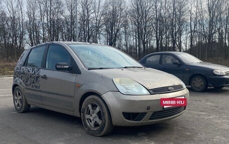 Ford Fiesta, 2004 год, 300 000 рублей, 15 фотография