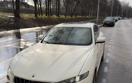 Maserati Levante I, 2017 год, 4 000 000 рублей, 6 фотография