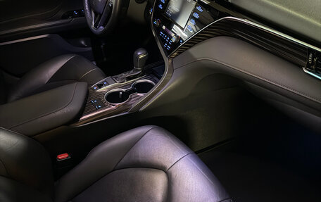 Toyota Camry, 2019 год, 3 200 000 рублей, 10 фотография