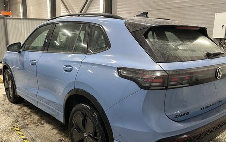 Volkswagen Tiguan, 2024 год, 4 650 000 рублей, 7 фотография