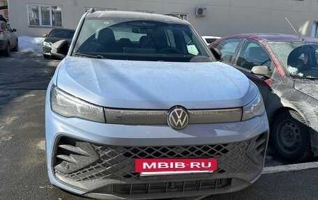 Volkswagen Tiguan, 2024 год, 4 650 000 рублей, 11 фотография