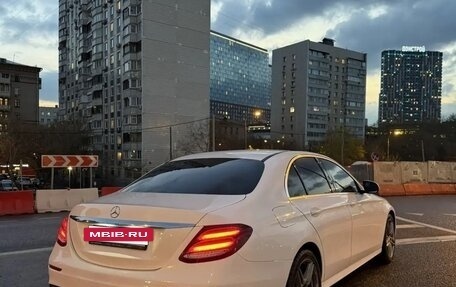 Mercedes-Benz E-Класс, 2020 год, 3 150 000 рублей, 4 фотография