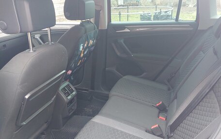 Volkswagen Tiguan II, 2018 год, 2 750 000 рублей, 6 фотография