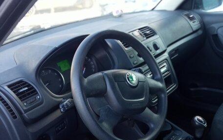 Skoda Fabia II, 2011 год, 395 000 рублей, 2 фотография