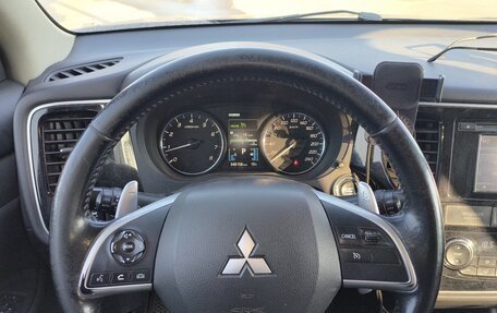 Mitsubishi Outlander III рестайлинг 3, 2013 год, 960 000 рублей, 17 фотография