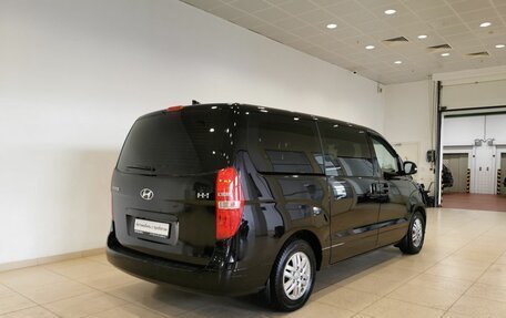 Hyundai H-1 II рестайлинг, 2019 год, 2 795 000 рублей, 2 фотография