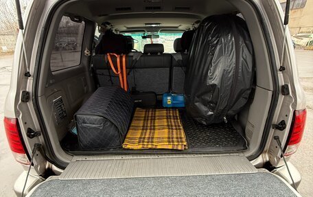 Toyota Land Cruiser 100 рестайлинг 2, 2004 год, 2 100 000 рублей, 2 фотография