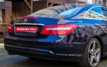 Mercedes-Benz E-Класс, 2012 год, 1 200 000 рублей, 3 фотография