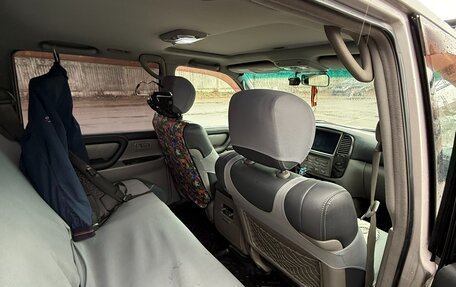 Toyota Land Cruiser 100 рестайлинг 2, 2004 год, 2 100 000 рублей, 3 фотография