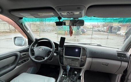 Toyota Land Cruiser 100 рестайлинг 2, 2004 год, 2 100 000 рублей, 6 фотография