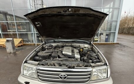 Toyota Land Cruiser 100 рестайлинг 2, 2004 год, 2 100 000 рублей, 14 фотография