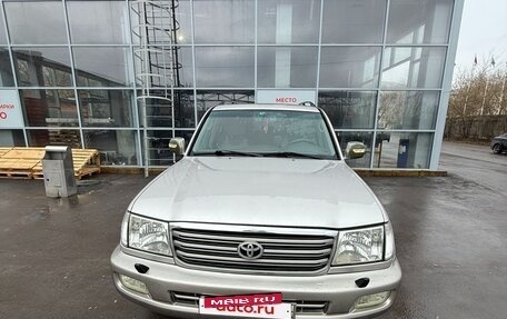 Toyota Land Cruiser 100 рестайлинг 2, 2004 год, 2 100 000 рублей, 12 фотография