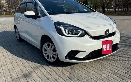 Honda Fit, 2020 год, 1 380 000 рублей, 2 фотография