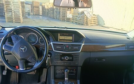 Mercedes-Benz E-Класс, 2010 год, 1 270 000 рублей, 4 фотография