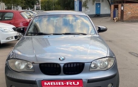 BMW 1 серия, 2006 год, 650 000 рублей, 1 фотография