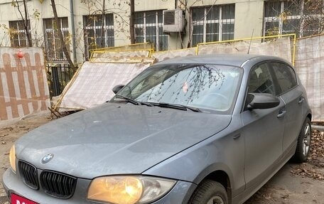 BMW 1 серия, 2006 год, 650 000 рублей, 24 фотография