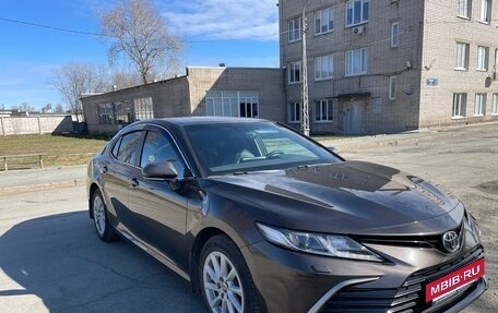 Toyota Camry, 2021 год, 4 070 000 рублей, 3 фотография