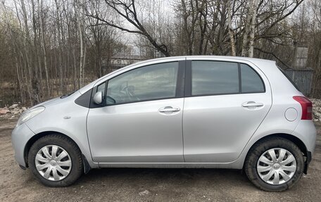 Toyota Yaris III рестайлинг, 2008 год, 590 000 рублей, 1 фотография