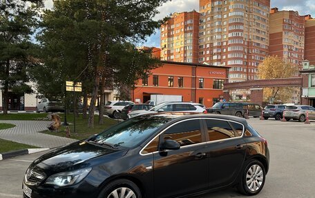 Opel Astra J, 2011 год, 680 000 рублей, 1 фотография