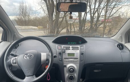 Toyota Yaris III рестайлинг, 2008 год, 590 000 рублей, 11 фотография