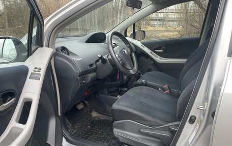 Toyota Yaris III рестайлинг, 2008 год, 590 000 рублей, 12 фотография