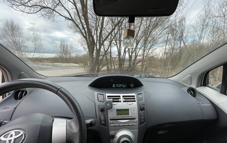 Toyota Yaris III рестайлинг, 2008 год, 590 000 рублей, 14 фотография