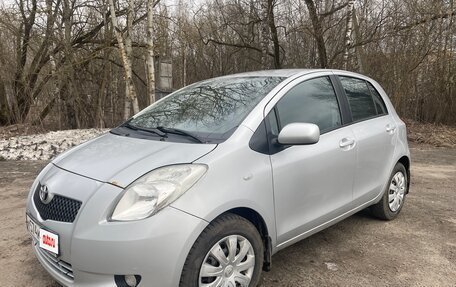 Toyota Yaris III рестайлинг, 2008 год, 590 000 рублей, 3 фотография