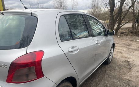 Toyota Yaris III рестайлинг, 2008 год, 590 000 рублей, 8 фотография