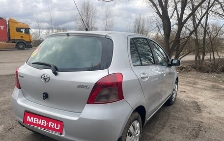 Toyota Yaris III рестайлинг, 2008 год, 590 000 рублей, 6 фотография