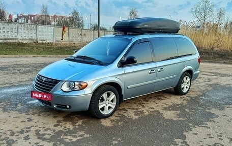 Chrysler Town & Country IV, 2005 год, 850 000 рублей, 2 фотография
