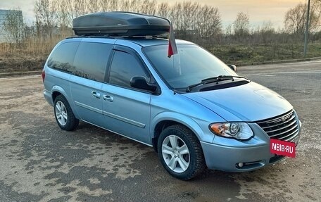Chrysler Town & Country IV, 2005 год, 850 000 рублей, 7 фотография